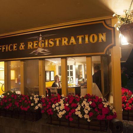 Seaside Inn Фолмут Экстерьер фото